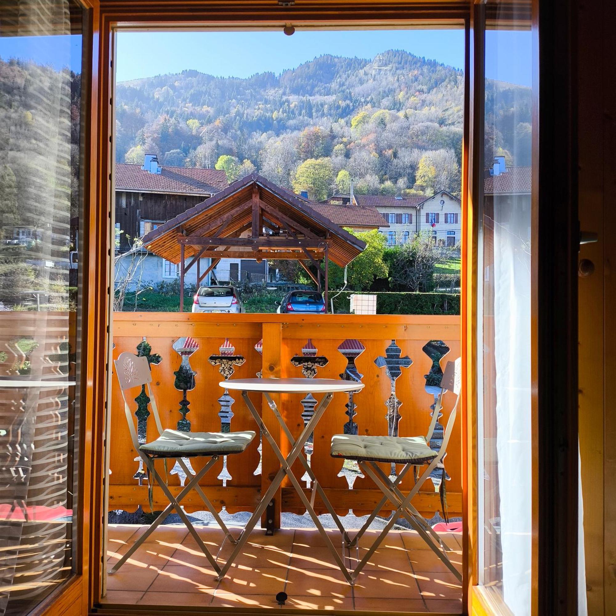 T2 Tout Confort Avec Balcon Au Calme Entre Lac Et Montagne Brizon Exterior foto